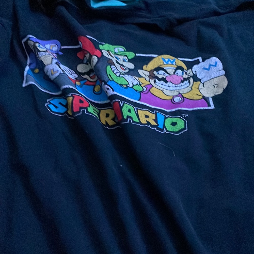 Mens graphic tee size Large